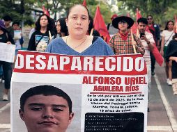 Familias de personas desaparecidas exigen investigaciones oportunas y acciones para frenar el reclutamiento de adolescentes por grupos criminales. AFP