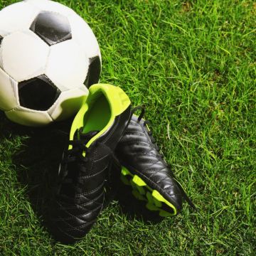 El Tri juvenil quiere conseguir uno de los cuatro boletos en disputa para la Copa Mundial de la categoría, misma que se celebrará en Azerbaiyán y Uzbekistán en 2027, además de un pase a los Juegos Olímpicos de Los Ángeles 2028. ESPECIAL / CANVA