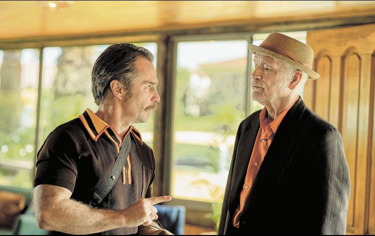 Esta imagen muestra a los actores Sam Rockwell y John Malkovich en una escena de la película “Wild Horse Nine”. ESPECIAL