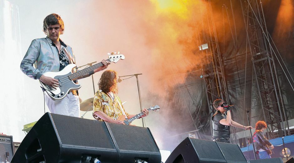 Nikolai Fraiture, Nick Valensi, Julian Casablancas y Albert Hammond Jr., en un concierto ofrecido en New Jersey. AFP