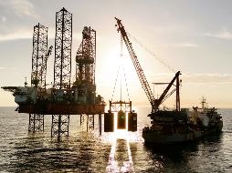 Ante el aumento en el precio del petroleo, expertos advierten de “efecto dominó” en el costo de alimentos y transporte. Unsplash