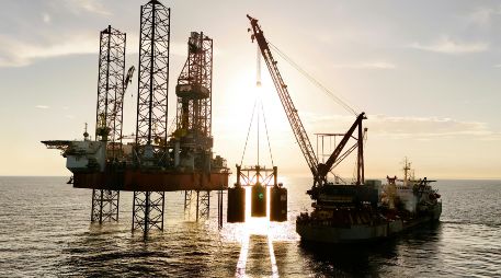 Ante el aumento en el precio del petroleo, expertos advierten de “efecto dominó” en el costo de alimentos y transporte. Unsplash