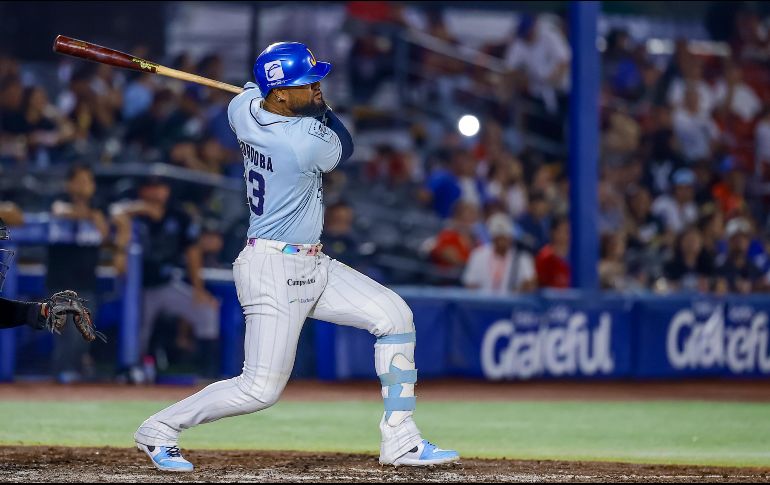 Allen Córdoba remolcó dos carreras en el juego, incluida la de la victoria. CORTESÍA/Charros de Jalisco