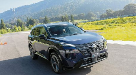 La Nissan X-Trail e-Power 2027 es un vehículo híbrido con una parrilla rediseñada. ESPECIAL