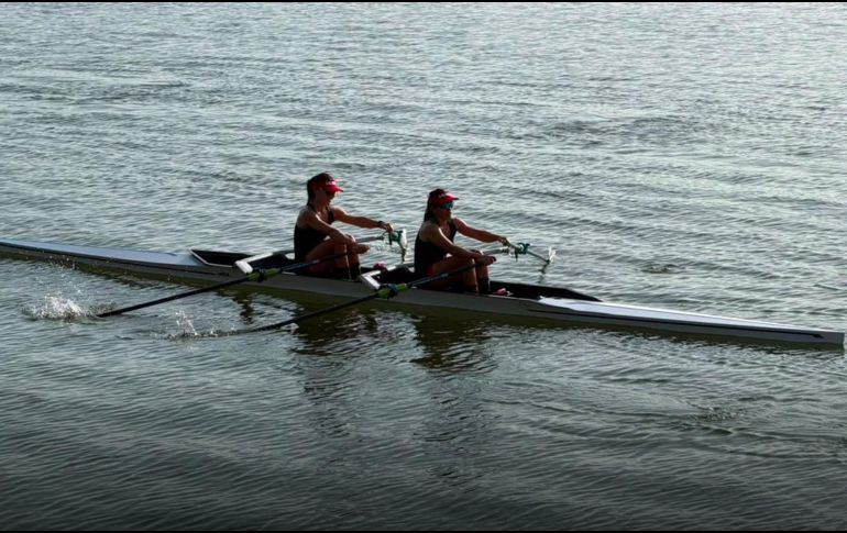 Melissa Márquez y Aylin Ibarra al conquistar la prueba de doble remo corto ligero (LW2x). X / @conadeoficial