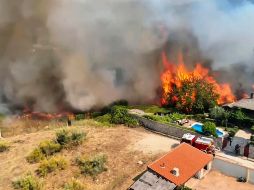 Ahora las localidades de Marcheprime y Cestas recibieron las alertas de evacuación debido al alto riesgo. EFE/Guardia Civil