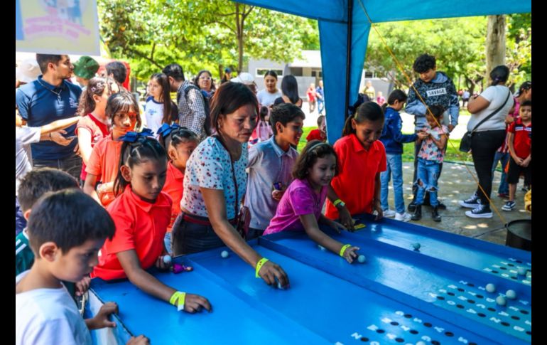 El Parque Ávila Camacho se llenó de dulces, juegos y convivencia familiar este sábado. EL INFORMADOR/A. Navarro