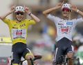 Del Toro se ha convertido en un referente para una generación completa de mexicanos que sueña con verlo conseguir más éxitos. En la fotografía, el ciclista esloveno Tadej Pogacar (i) y el ciclista mexicano Isaac del Toro (d). EFE/G. Horjacajuelo