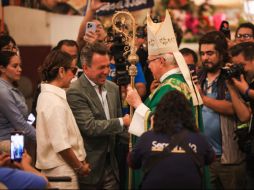 Desde la Catedral de Guadalajara, Pablo Lemus anunció una reunión con madres buscadoras; el cardenal pidió agilizar las búsquedas. EL INFORMADOR/ J. ACOSTA.