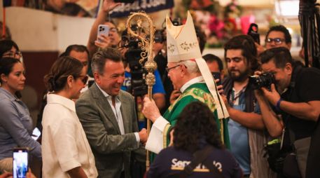 Desde la Catedral de Guadalajara, Pablo Lemus anunció una reunión con madres buscadoras; el cardenal pidió agilizar las búsquedas. EL INFORMADOR/ J. ACOSTA.