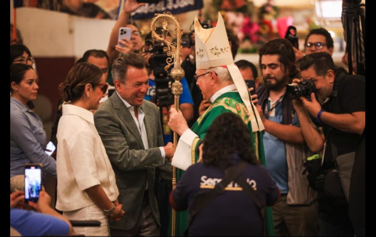 Desde la Catedral de Guadalajara, Pablo Lemus anunció una reunión con madres buscadoras; el cardenal pidió agilizar las búsquedas. EL INFORMADOR/ J. ACOSTA.