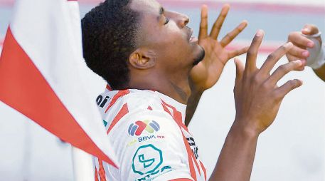 Juan David Valencia marcó el gol que le dio la victoria al Necaxa en su casa. ESPECIAL