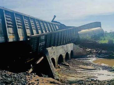 La preocupación aumentó ante el riesgo de que el hidrosulfuro derramado pudiera llegar a ríos cercanos debido a las lluvias. SUN/ESPECIAL
