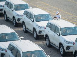 Compañías de la industria automotriz están regresando su producción al Norte. AFP