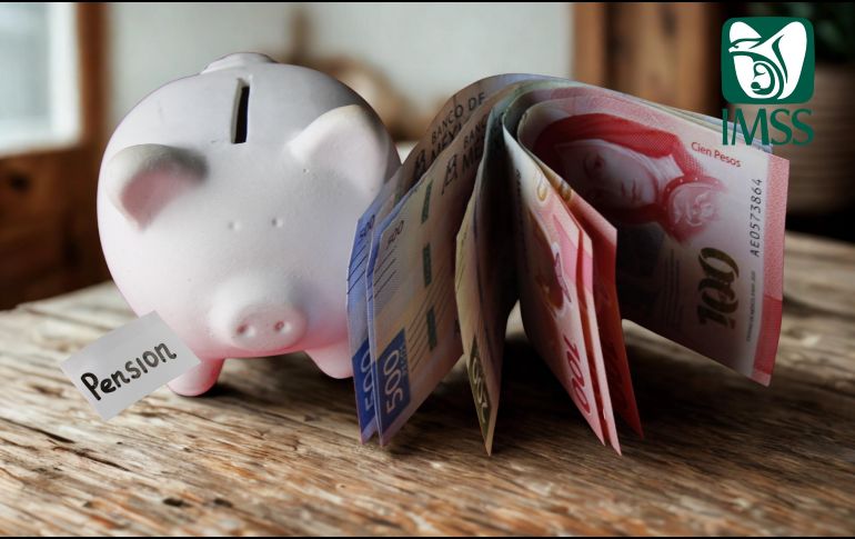 Los beneficiarios de la Pensión IMSS podrán consultar el saldo de su cuenta, realizar compras con su tarjeta de débito o efectuar transferencias mediante su banca móvil, una vez que el recurso haya sido reflejado por su institución financiera. ESPECIAL / CANVA