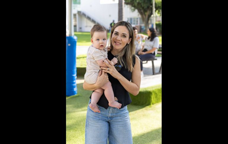 Adriano Romero y Mariana Márquez. GENTE BIEN JALISCO / Cumpleaños de Regina Romero