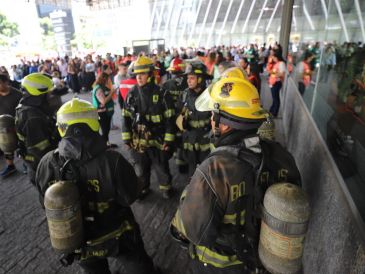 Hasta el momento, derivado de la fuga, se reporta una persona lesionada, además de cientos de personas evacuadas. ESPECIAL