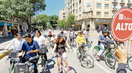 Participar en este recorrido permite incorporarse a una de las tradiciones contemporáneas más representativas de la ciudad. ESPECIAL