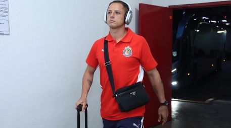 El delantero mexicano respondió de manera tajante a los cuestionamientos de la prensa sobre su nivel actual frente a las leyendas del balompié mundial. IMAGO 7