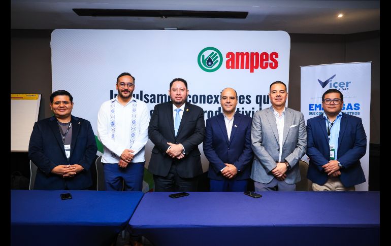 Ricardo Quiroz, presidente de AMPES (c) durante la inauguración de Expogas Guadalajara 2026. EL INFORMADOR/J. Acosta