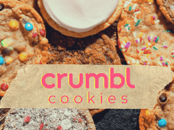 Con su llegada a la CDMX, Crumbl busca conquistar al público mexicano con una propuesta que mezcla postres de gran tamaño. ESPECIAL/Crumbl Cookies