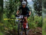 Con este triunfo, Carolina Flores se suma a la lista de atletas mexicanos que han subido a lo más alto del podio durante la jornada sabatina. ESPECIAL / Code