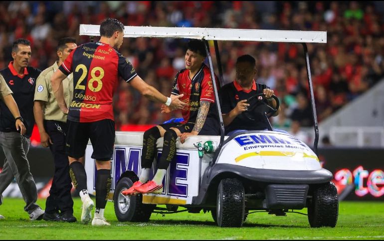 Los rojinegros sufrieron expulsiones, lesiones y errores defensivos en una amarga presentación ante su afición. EL INFORMADOR/ J. ACOSTA.
