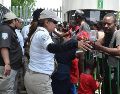 Hasta la noche del sábado, las autoridades federales no han informado sobre si existen personas lesionadas y la situación del proceso de deportación. EFE/ J. Torres
