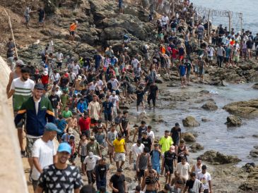 Ante la crisis migratoria registrada en los días anteriores, las autoridades marroquíes rechazaron que exista una sola explicación para la movilización de miles de personas. EFE / ARCHIVO