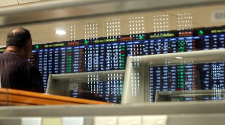 v A pesar del movimiento negativo de este lunes, el mercado mexicano registra un avance del 3.71 % en lo que va de 2026. EFE/R. Khan 