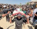 Los palestinos buscan reconstruir su ciudad y sepultar a sus fallecidos. EFE