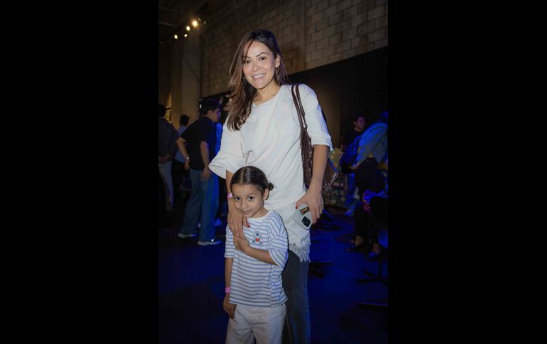 Cindy Marchena y Bruna. GENTE BIEN JALISCO / Experiencia multisensorial Van Gogh Universe