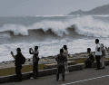 Más allá de Zhejiang, otras regiones costeras están tomando medidas drásticas ante la inminente llegada del ciclón, preparando refugios temporales y el pre posicionamiento de equipos de rescate, así como también la suspensión de actividades marítimas y ferroviarias. EFE /R. B. Tongo