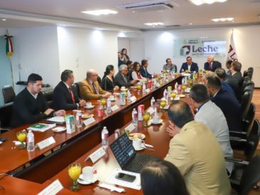 Esta colaboración institucional entre Leche para el Bienestar y el Tribunal Federal de Conciliación y Arbitraje reafirma su disposición a trabajar coordinadamente. CORTESÍA