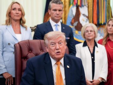 El presunto desencuentro entre Trump, y su secretario de Defensa, Pete Hegseth, nunca ocurrió, aseguró la Casa Blanca. EFE/A. Robbert