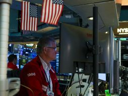 El petróleo de Texas cerró con una subida del 2.75 %, hasta 77.29 dólares el barril, lo que generó aversión al riesgo y ventas de acciones. EFE/S. Yenesel