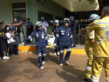 El primer ministro confirmó que el agresor sufría estrés académico. EFE/R. Yongrit