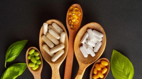 Cuando la dieta regular no es suficiente para cubrir los requerimientos, también existen multivitamínicos o suplementos de donde podemos adquirirlas de forma segura. ESPECIAL / CANVA