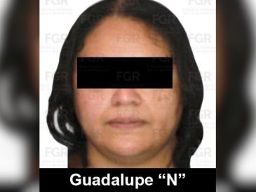 La mujer detenida es identificada como firmante autorizada en diversas cuentas bancarias de una empresa relacionada con el caso. ESPECIAL / FGR