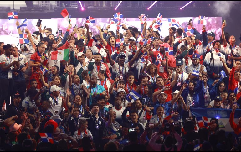 Santo Domingo cerró los Juegos Centroamericanos y del Caribe 2026 con una emotiva ceremonia marcada por música, color y orgullo regional. EFE.