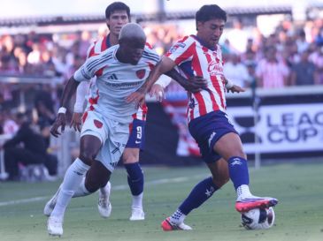 El conjunto dirigido por Gabriel Milito tuvo el control durante buena parte del partido, pero volvió a mostrar su principal defecto: la falta de contundencia. ESPECIAL/ CHIVAS.