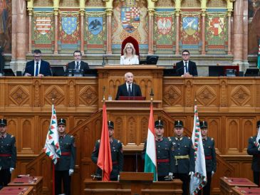András Bakaes un experto en derecho constitucional que fue crítico con el anterior Gobierno del ultranacionalista Viktor Orbán y que llega al cargo en pleno proceso de regeneración democrática en el país. EFE/BOGLARKA BODNAR HUNGARY OUT