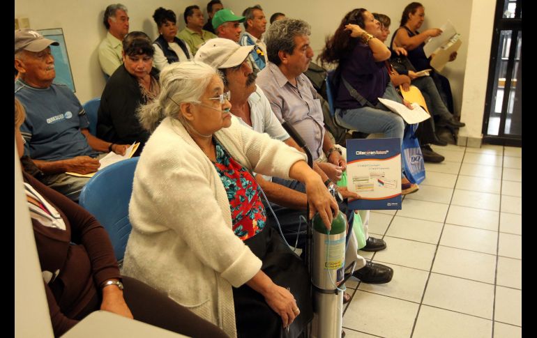 Tramitar la credencial INAPAM en agosto de 2026 permite a los adultos mayores de 60 años acceder a múltiples descuentos. EL INFORMADOR/ARCHIVO