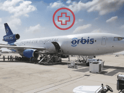 China dio a conocer una innovadora plataforma de atención médica aérea basada en el C909, una aeronave desarrollada por la empresa estatal Commercial Aircraft Corporation of China (COMAC) y adaptada para funcionar como un hospital volador. YOUTUBE/SamChui