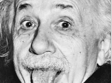 Los biógrafos de Albert Einstein aseguran que su filosofía de trabajo se basaba en la experimentación constante y la repetición sistemática. AFP / ARCHIVO