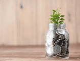 El trabajador puede recibir el equivalente a 30 días de su último salario base de cotización. CANVA
