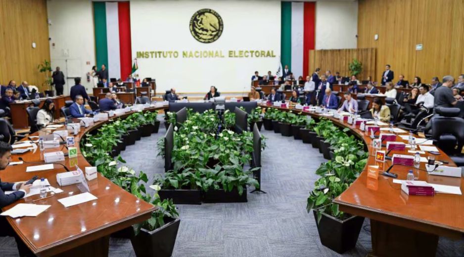 En su presupuesto, el INE destinó 4 millones 78 mil 685 pesos al eventual proceso de Revocación de Mandato. ESPECIAL