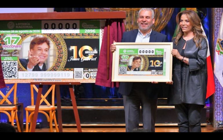 La Lotería Nacional rinde homenaje a Juan Gabriel con un billete coleccionable por su décimo aniversario luctuoso. X/@lotenal