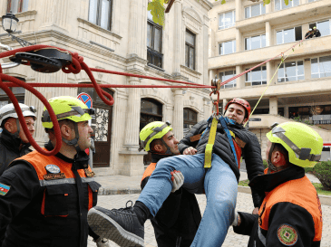 El simulacro debe servir para practicar una respuesta ante los riesgos que realmente podrían afectar al inmueble. CANVA
