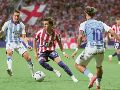 Los Colchoneros aseguraron los primeros tres puntos de la campaña con la victoria ante el Málaga. EFE